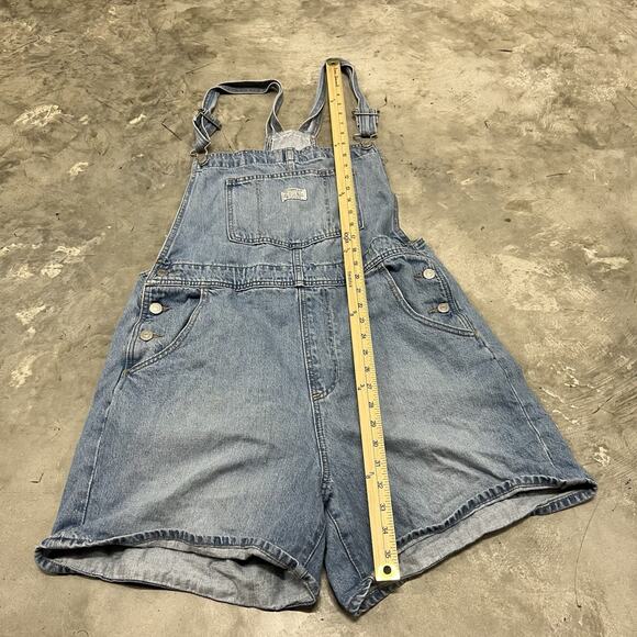 Levi Strauss & Co Overall Shorts Womens Size Large Cotton Denim Light/Med Wash - Picture 2 of 10